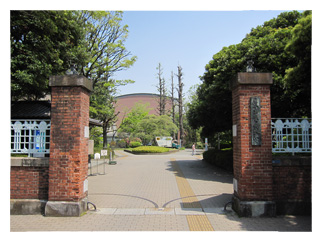 東京藝術大学音楽学部の門