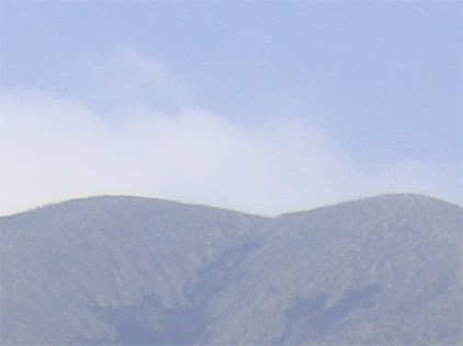 W300で撮った「雄山」の山頂を切り出し