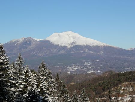 雪化粧の浅間山2011