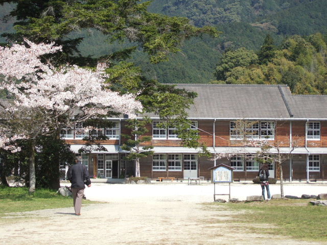 秋月中学校