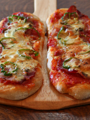 Pizza Barchetta con Pancetta　ベーコンのバルケッタ