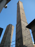 ボローニヤの二つの塔