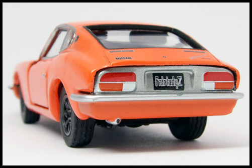 TOMICA_LIMITED_NISSAN_FAIRLADY_Z_432_051_4.jpg