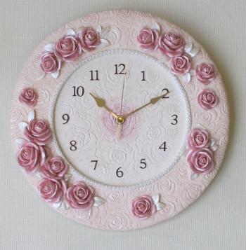 パールピンク薔薇づくしのローズ掛け時計 | ピンク色の雑貨カタログ